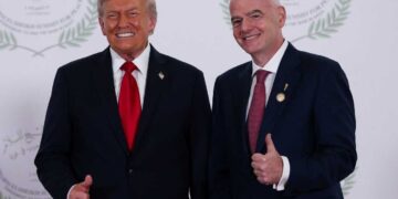 پس از ناامیدی از جایزه نوبل؛ فیفا جایزه صلح به ترامپ اهدا می‌کند